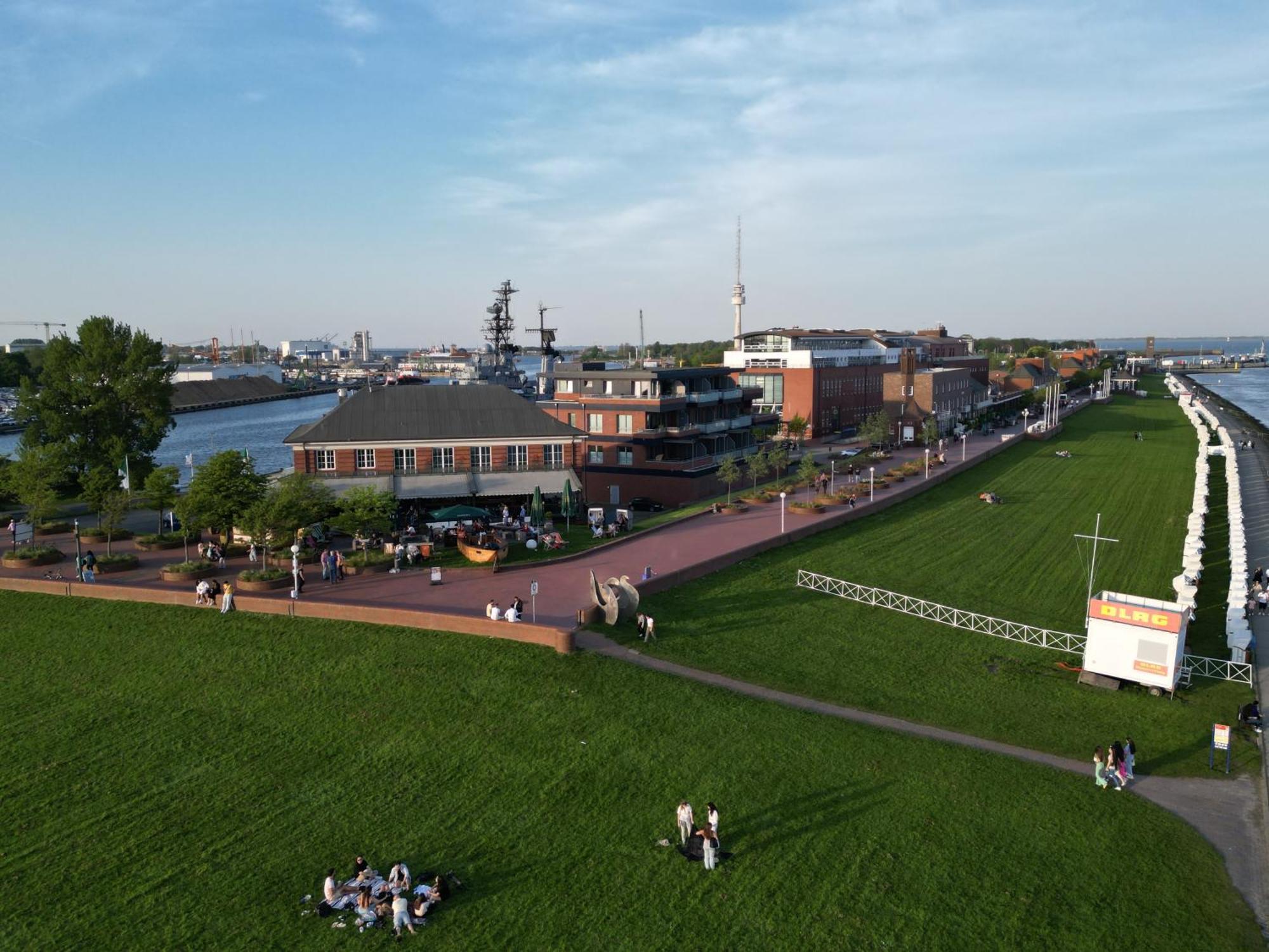 Strand-Apartment, Strandkorb, Meeresrauschen, Parkplatz Вильгельмсхафен Экстерьер фото