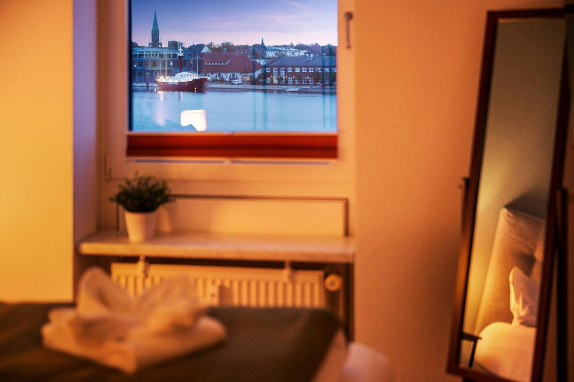 Strand-Apartment, Strandkorb, Meeresrauschen, Parkplatz Вильгельмсхафен Экстерьер фото